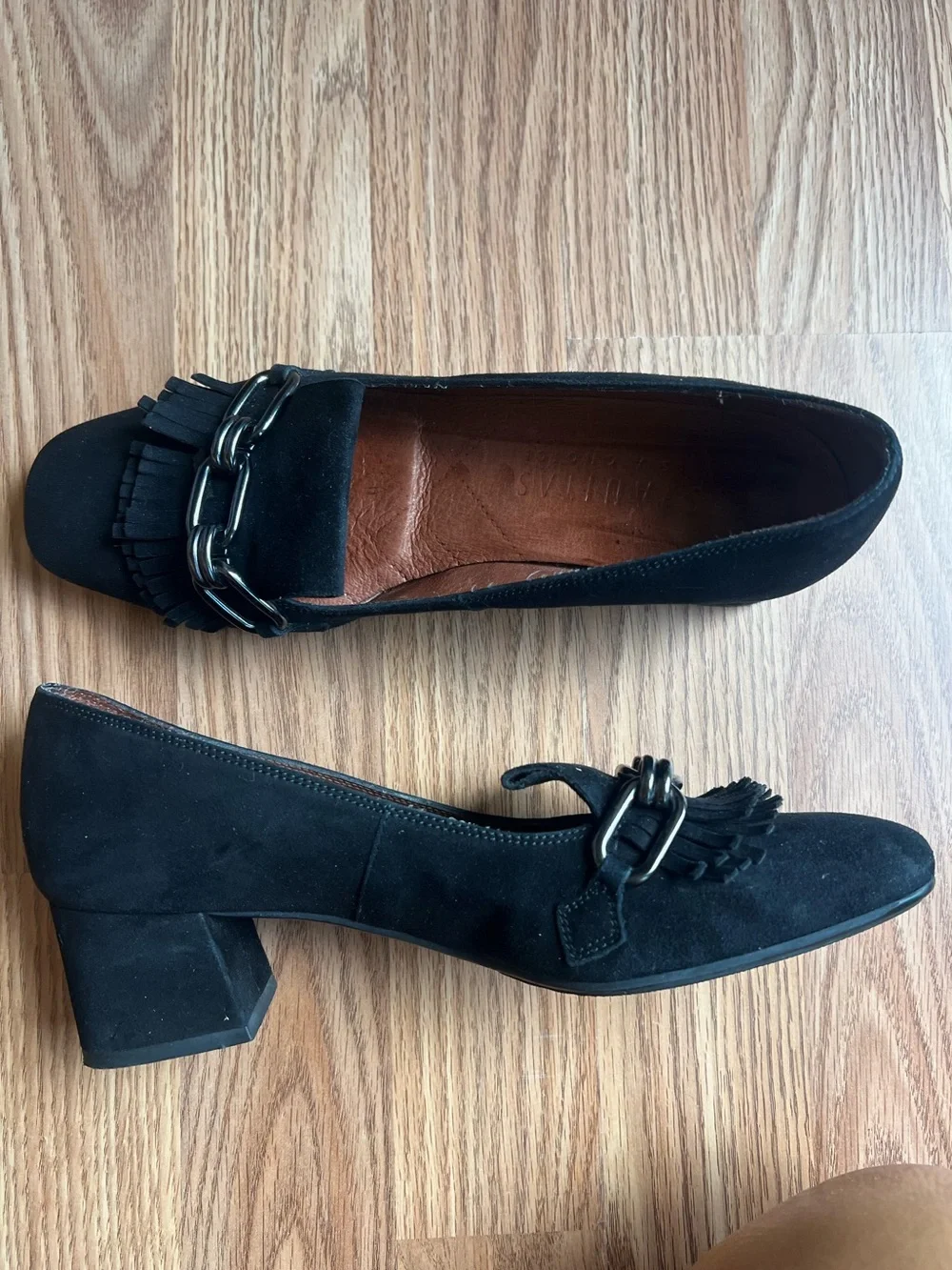 Anthropologie Hispanitas Pandora black suede loafer chain detail & block heel 38